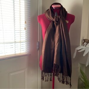 Pashmina 70% cashmere 30% silk brown tone on tone fringed edge scarf. Used.